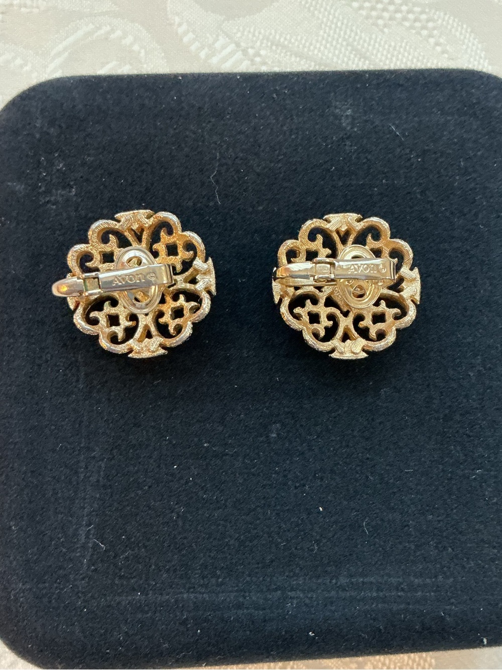Avon Vintage 1971 “Precious Pretenders” Filigree Gold Tone Necklace and Earrings - Picture 7 of 7